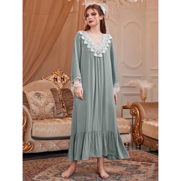 Guipure Lace Ruffle Hem Sleepshirt - Picture 5 of 7